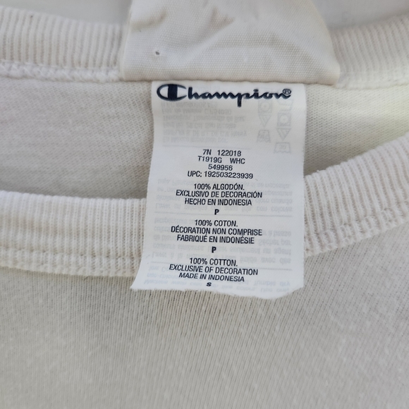 Vintage Champion T-Shirt - Picture 6 of 6